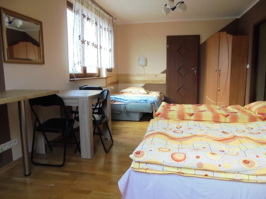 Homestay Goscinne Na Skraju Lasu Kamieniec Zabkowicki